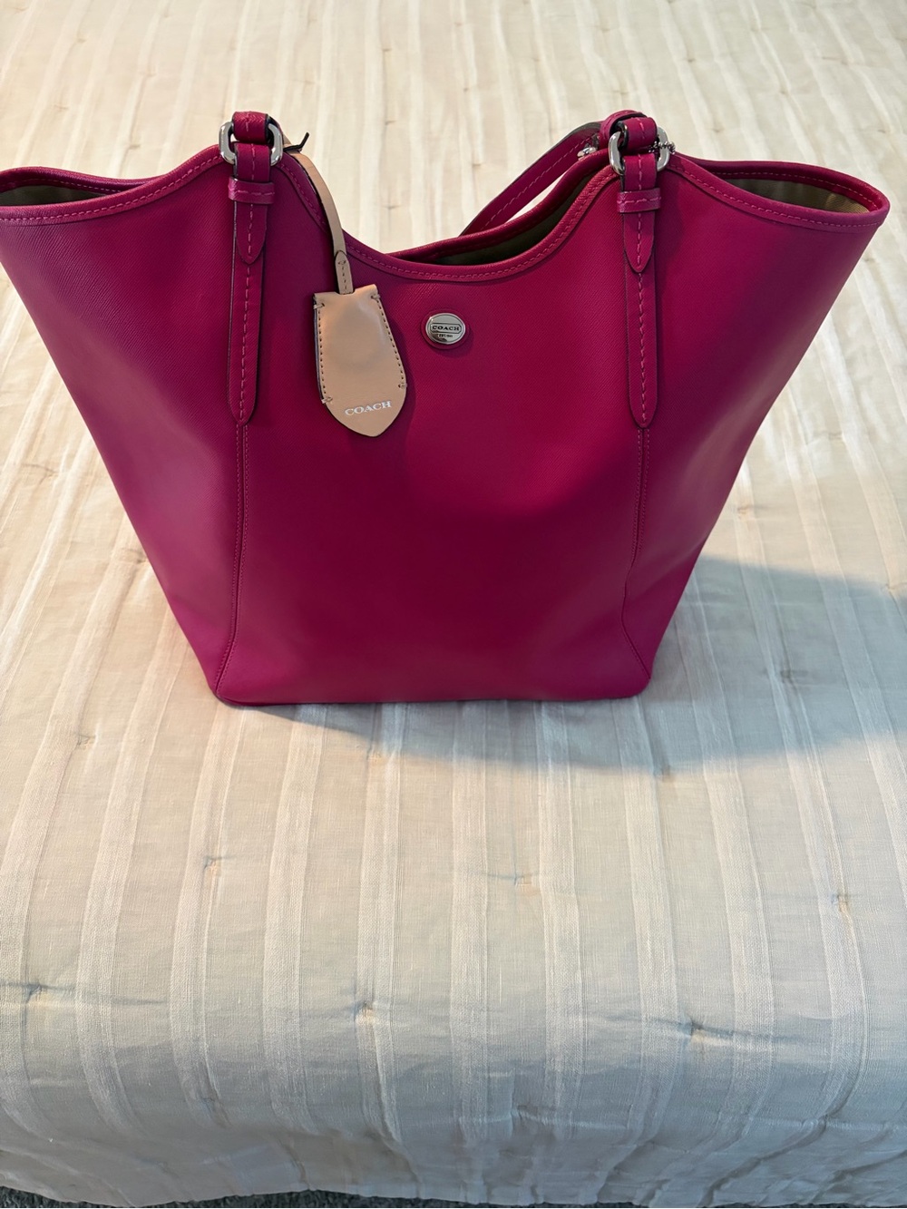Coach Peyton Leather Tote F26103 – Fuchsia Pink - Picture 3 of 10